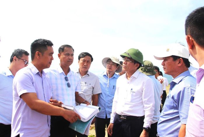 Phó Chủ tịch UBND TP Đà Nẵng Trần Nam Hưng kiểm tra thực tế công tác GPMB Dự án Đường sắt tốc độ cao đoạn qua TP.
