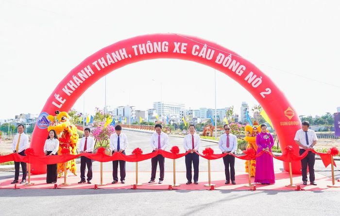Nghi thức cắt băng khánh thành và thông xe cầu Đồng Nò 2.