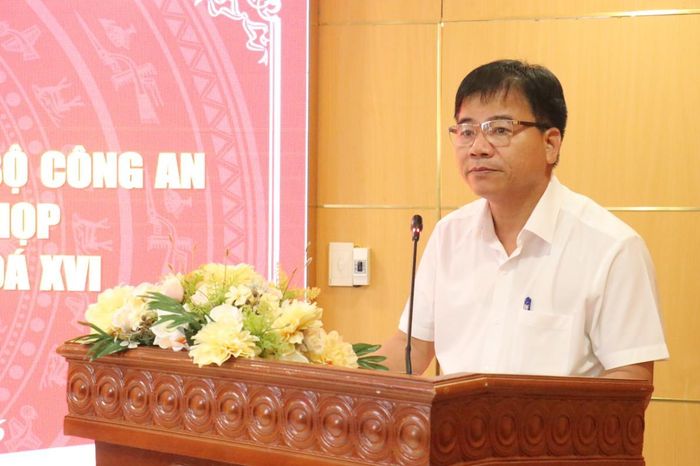 Đại diện Tòa án nhân dân thành phố tham luận tại hội nghị