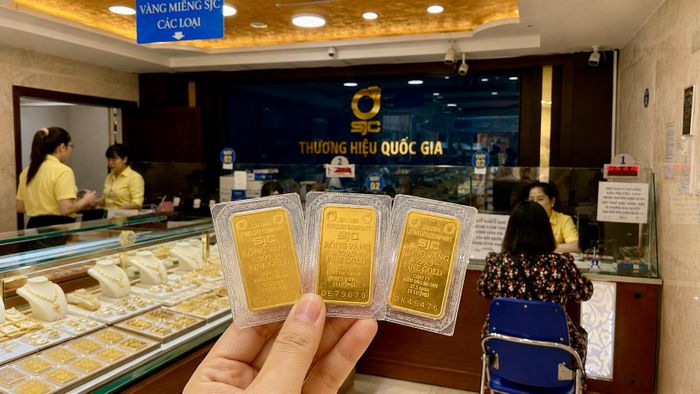 Giá vàng trong nước sáng đầu tuần 27-7 tiếp tục tăng mạnh. Ảnh: NHUNG NGUYỄN
