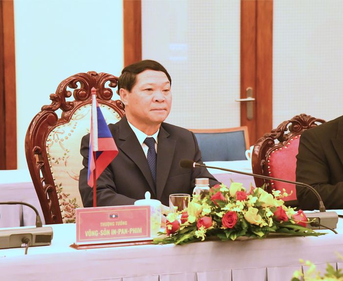  Thượng tướng Vongsone Inpanphim, Thứ trưởng Bộ Quốc phòng Lào, đánh giá cao những kết quả đạt được trong mùa khô 2025 - 2026 