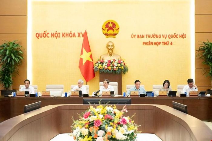 Chủ tịch Quốc hội Trần Thanh Mẫn và các Phó Chủ tịch Quốc hội chủ trì, điều hành phiên họp. Ảnh: CẨM HÀ
