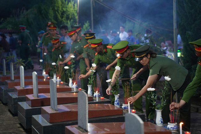  Lực lượng vũ trang tham gia tại chương trình. Ảnh: BÁ THÀNH 