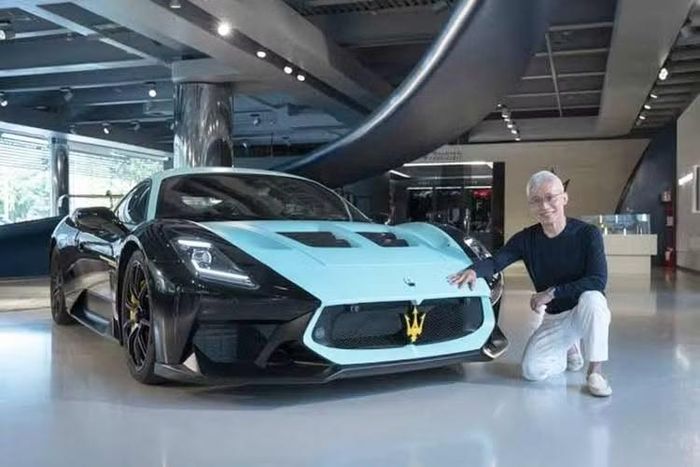Đáng tiếc là Maserati không công bố giá bán của chiếc xe độc bản GT2 Stradale Tribute to MC12 này. Tuy nhiên, vì được chế tác theo đơn đặt hàng riêng của đại gia đến từ Đài Loan và "không đụng hàng" nên xe chắc chắn sẽ không hề rẻ.