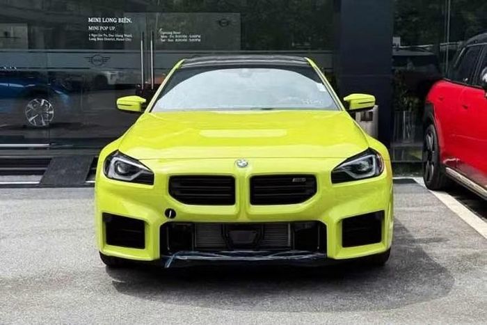 Như vậy, số tiền thực tế để sở hữu một chiếc BMW M2 hay Porsche Cayman nhiều khả năng không dưới 4,1 tỷ đồng, chưa gồm cả chi phí lăn bánh. Dự đoán, mẫu xe này sẽ sớm được chủ nhân cho ra biển số và lăn bánh tại Việt Nam trong thời gian tới.