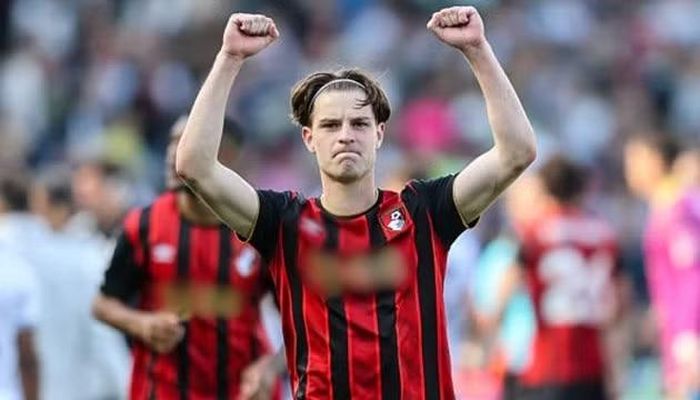 Ban lãnh đạo CLB Bournemouth không chịu sức ép phải bán người và muốn thu về khoản phí cao nhất có thể nếu chia tay một trong những tài năng sáng giá nhất đội hình.