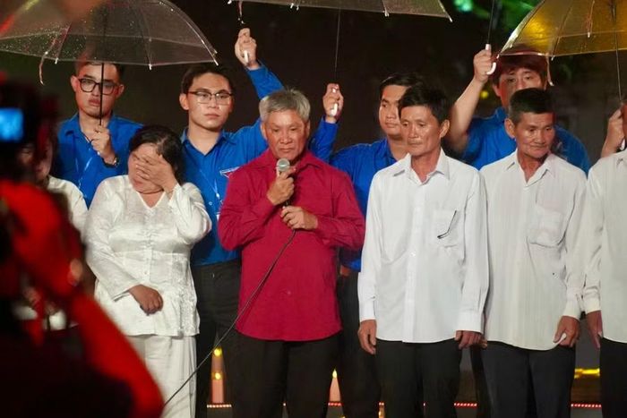 Ông Huỳnh Văn Nhỏ, em trai liệt sĩ Huỳnh Văn Quên xúc động chia sẻ.