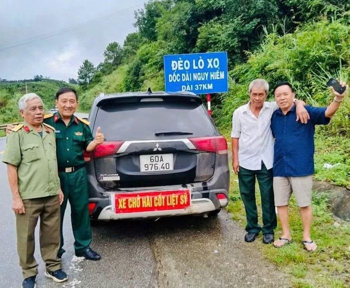 Hành trình đưa đón hài cốt liệt sỹ của ông Hà cùng đồng đội.