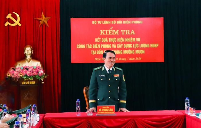 Trung tướng Vũ Trung Kiên phát biểu chỉ đạo tại buổi kiểm tra Đồn Biên phòng Mường Mươn. Ảnh: Thanh Xuân