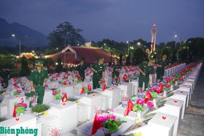 Hoạt động tri ân các anh hùng, liệt sĩ được các cơ quan, đơn vị trong Bộ đội Biên phòng tích cực tổ chức trong những ngày tháng 7. Ảnh: Cẩm Linh