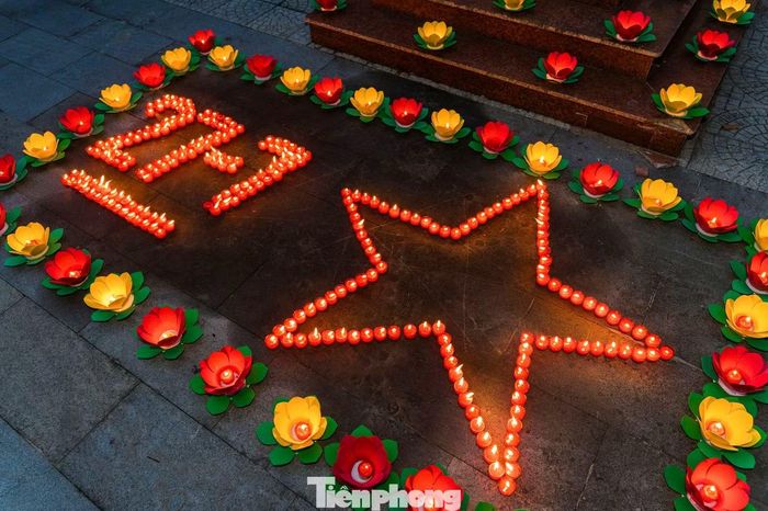  Cùng ngày, Thành Đoàn Đà Nẵng đã triển khai Ngày Chiến sĩ tình nguyện "Uống nước nhớ nguồn" với nhiều hoạt động ý nghĩa, tri ân những hy sinh, cống hiến to lớn của các Anh hùng liệt sĩ, thương binh, bệnh binh, Mẹ Việt Nam Anh hùng, cựu chiến binh, cựu thanh niên xung phong, gia đình chính sách và người có công với cách mạng. 