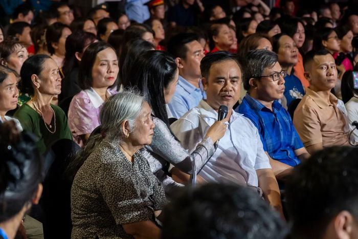 Theo anh Lê Bá Xuân - em trai liệt sĩ, nhiều năm qua gia đình vẫn thắp hương tại nghĩa trang Trà Lĩnh (Cao Bằng) theo thông tin trên giấy báo tử. Tuy nhiên, khi phát hiện một ngôi mộ khác tại nghĩa trang Hòa An cũng mang tên Lê Bá Loan với thông tin trùng khớp, gia đình đã đề nghị cơ quan chức năng hỗ trợ giám định ADN để xác định chính xác nơi người thân yên nghỉ. Tuy nhiên, bên cạnh niềm vui tìm được người thân vẫn đi cùng nỗi trăn trở khi gia đình mong muốn đưa hài cốt liệt sĩ về quê hương để người mẹ già có thể được ở gần con trong những năm tháng cuối đời. Họ cũng hy vọng ngôi mộ còn lại mang tên Lê Bá Loan sẽ sớm được xác định danh tính để một gia đình khác cũng có cơ hội đón người thân trở về.