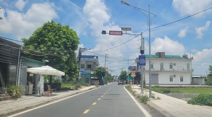 Thiết bị cảnh báo giao thông được tài trợ và lắp đặt trên tuyến đường Nguyễn Trung Khuyến (xã Tiền Hải).