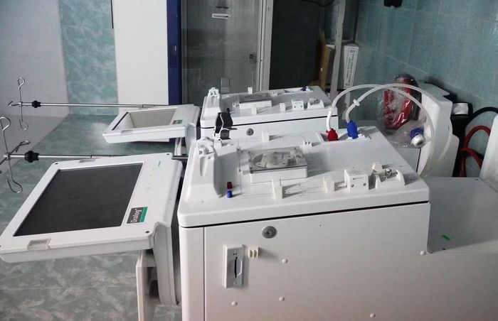 Theo cơ quan thanh tra, nhiều thiết bị y tế tại Bệnh viện Chân Mây được mua sắm không xuất phát từ nhu cầu sử dụng thực tế hoặc không có đủ điều kiện để vận hành sau khi đầu tư. Ảnh: Ngọc Văn