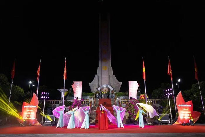 Chương trình nghệ thuật "Viết tiếp khúc ca tri ân".