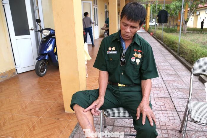 Ông Lĩnh trở về từ chiến trường với nhiều thương tật.