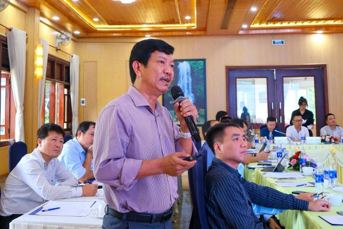 Ông Lê Năng - Phó Giám đốc PV Power DHC trình bày về các giải pháp nâng cao hiệu quả trong vận hành thủy điện.