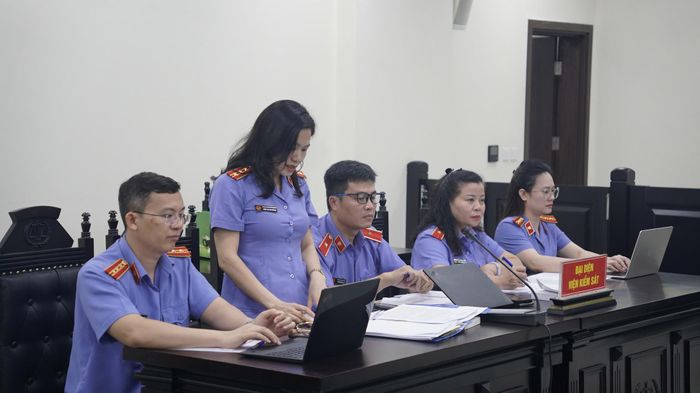 Đại diện VKS tại phiên tòa.
