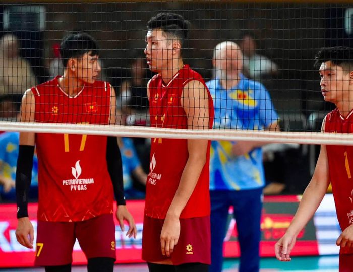 Các chàng trái áo đỏ bản lĩnh hơn, lì lợm hơn trong trận tranh ngôi vô địch