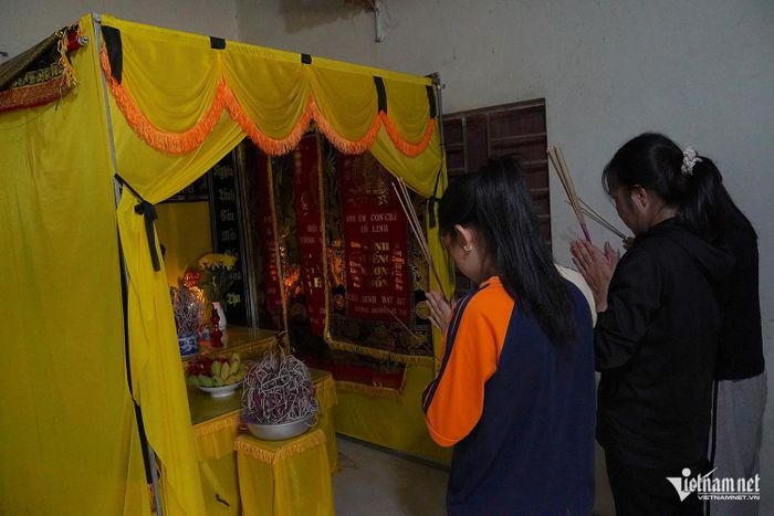 Hai con gái lớn của chị Thảo đang học lớp 12 và lớp 8. Ảnh: T.T