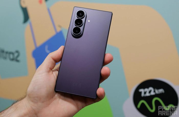 Galaxy Z Fold 8 Ultra có pin 5.000 mAh. Ảnh: PhoneArena