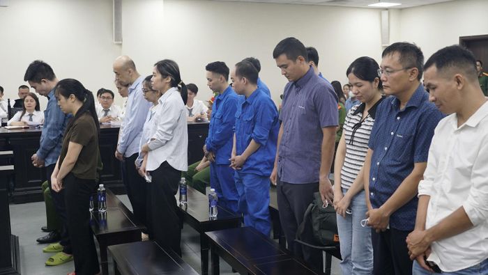 Các bị cáo tại tòa. Ảnh: VD
