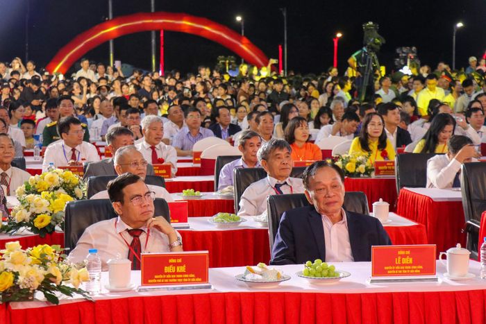 Đại biểu dự lễ khánh thành