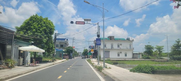 Thiết bị cảnh báo giao thông được tài trợ và lắp đặt trên tuyến đường Nguyễn Trung Khuyến (xã Tiền Hải)