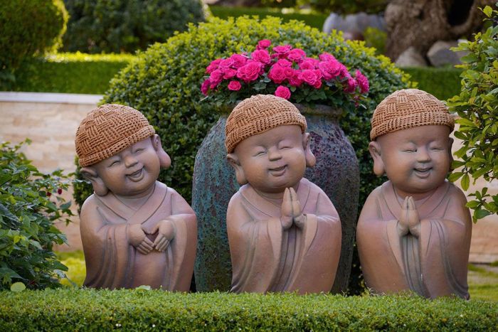 Các tượng chú tiểu sẽ được trưng bày tại trển lãm gốm. Ảnh: Sun World Ba Den Mountain