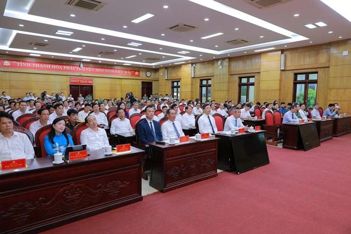  Các đại biểu tham dự hội nghị. 