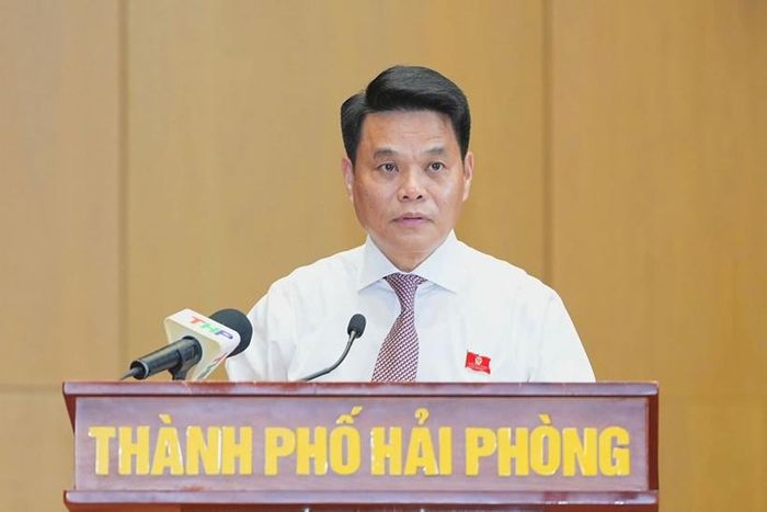 Đồng chí Lê Ngọc Châu, Ủy viên Trung ương Đảng, Bí thư Thành ủy, Trưởng Đoàn đại biểu Quốc hội TP Hải Phòng phát biểu tại Kỳ họp.