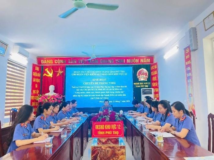Chi bộ và Chi đoàn VKSND khu vực 12 tổ chức các buổi sinh hoạt chuyên đề.