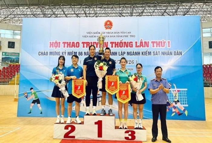 Đoàn thể thao VKSND khu vực 12 tham gia Hội thao truyền thống lần thứ 1 chào mừng kỷ niệm 66 năm thành lập ngành KSND của tỉnh Phú Thọ.