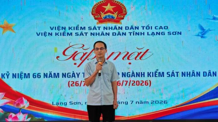  Đồng chí Nông Văn Quảng, Trưởng Ban đại diện Hội hưu trí phát biểu tại buổi gặp mặt.