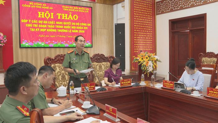 Đại tá Phạm Hữu Trường - Phó Giám đốc Công an Nghệ An phát biểu tại hội thảo Ảnh: Sỹ Đức