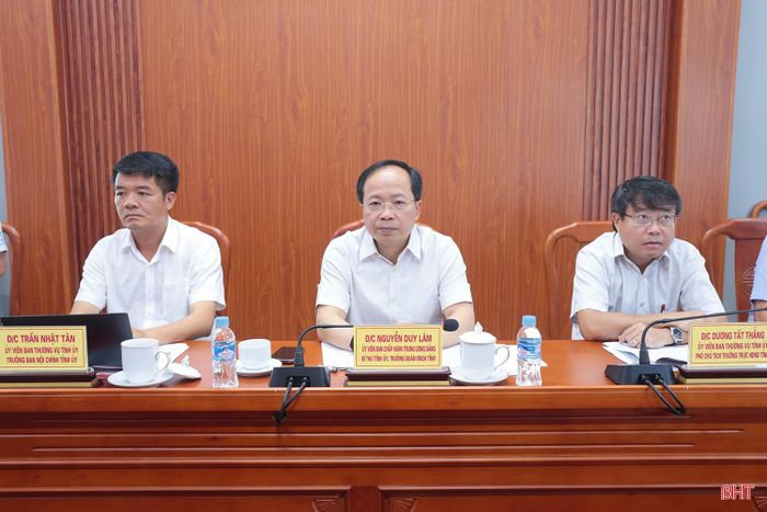Các đồng chí lãnh đạo tỉnh tiếp công dân định kỳ tháng 7.