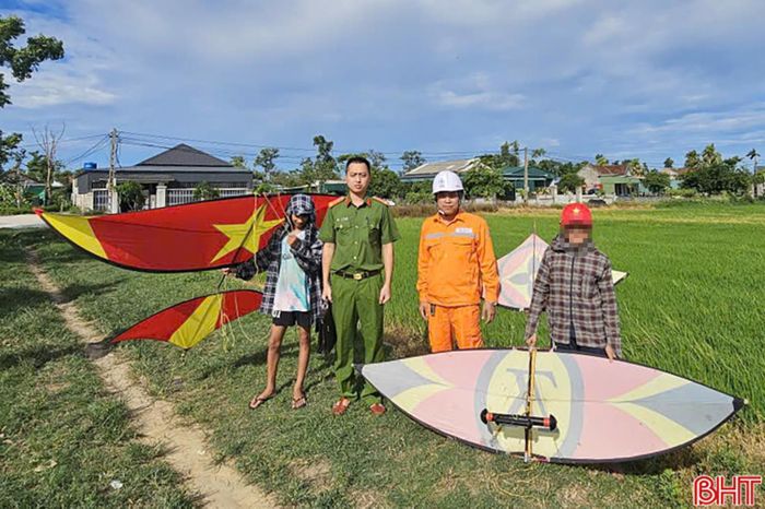 7 tháng đầu năm, toàn tỉnh đã xảy ra 28 vụ sự cố lưới do diều vướng vào công trình điện. Ảnh: Công ty Điện lực Hà Tĩnh cung cấp.