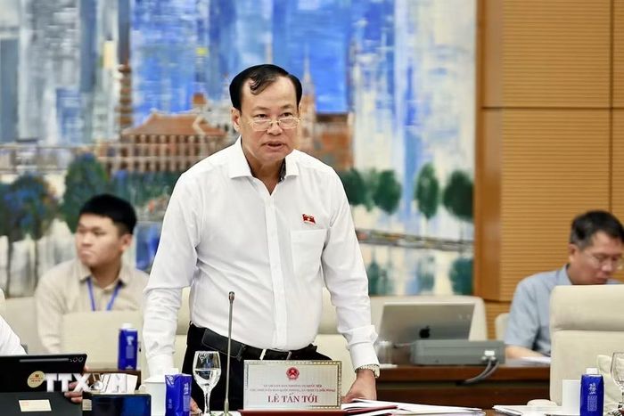 Chủ nhiệm Ủy ban Quốc phòng, An ninh và Đối ngoại của Quốc hội Lê Tấn Tới phát biểu. (Ảnh: Doãn Tấn/TTXVN)