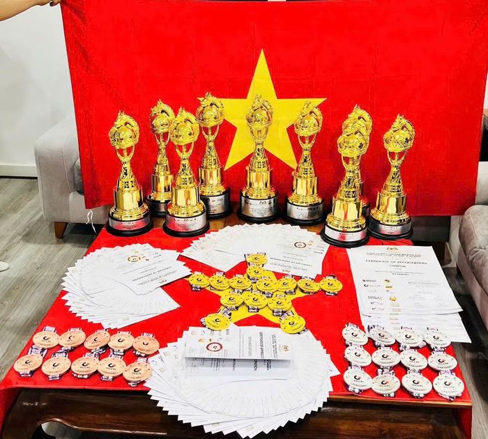 Niềm tự hào của đội ngũ đầu bếp Việt tại Global Culinary Challenge Malaysia 2026. (Ảnh: CTV/Vietnam+)