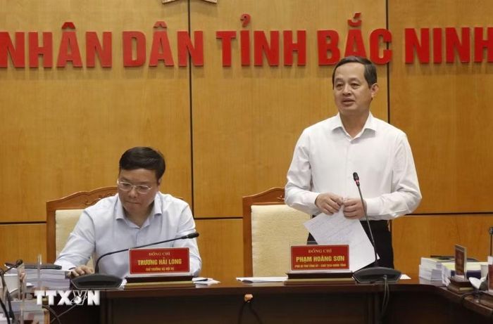 Chủ tịch UBND tỉnh Bắc Ninh Phạm Hoàng Sơn phát biểu tại hội nghị. (Ảnh: Thái Hùng/TTXVN)