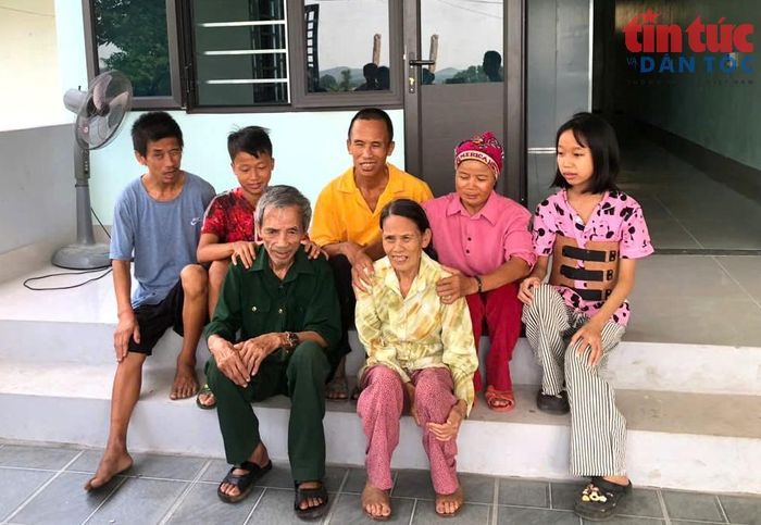 Gia đình ông Nguyễn Quyết Chiến, phường Bỉm Sơn (Thanh Hóa) có 3 con đều nhiễm chất độc da cam/dioxin.