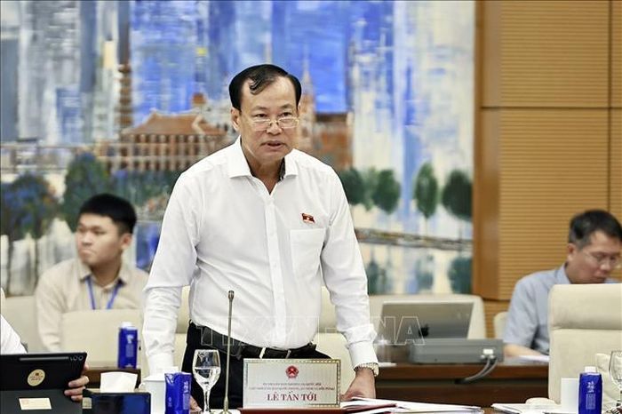Chủ nhiệm Ủy ban Quốc phòng, An ninh và Đối ngoại của Quốc hội Lê Tấn Tới phát biểu. Ảnh: Doãn Tấn/TTXVN