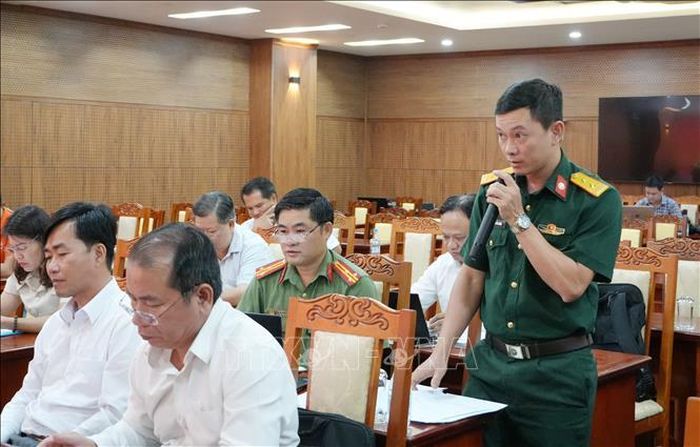 Đại diện Bộ Chỉ huy Quân sự thành phố Đồng Nai góp ý kiến tại hội nghị.