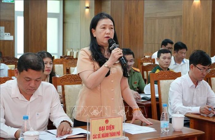 Ngành chức năng thành phố Đồng Nai góp ý kiến tại hội nghị.