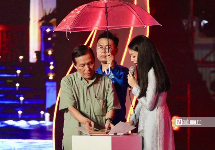 Ông Lê Chí Công là con trai thứ hai của Anh hùng Lực lượng vũ trang nhân dân Lê Thị Riêng.
