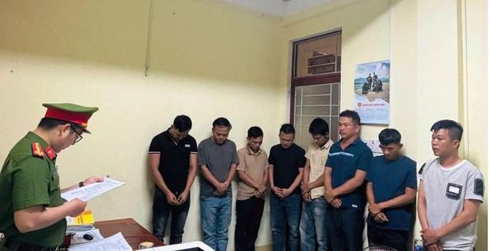 24 người bị khởi tố sau khi công an triệt phá thành công đường dây cá độ bóng đá có số tiền giao dịch 1.200 tỉ đồng - Ảnh: Công an Quảng Ngãi