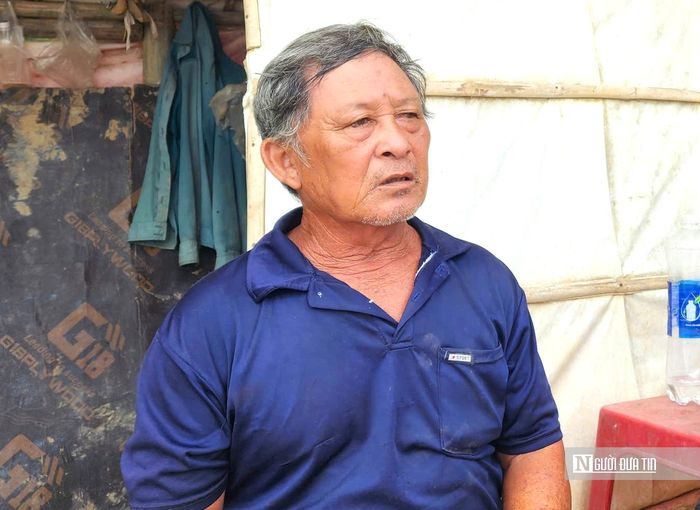 Ông Phạm Ngọc Cước góp phần gìn giữ ký ức về những người đã hy sinh trên quê hương Cẩm Sa.