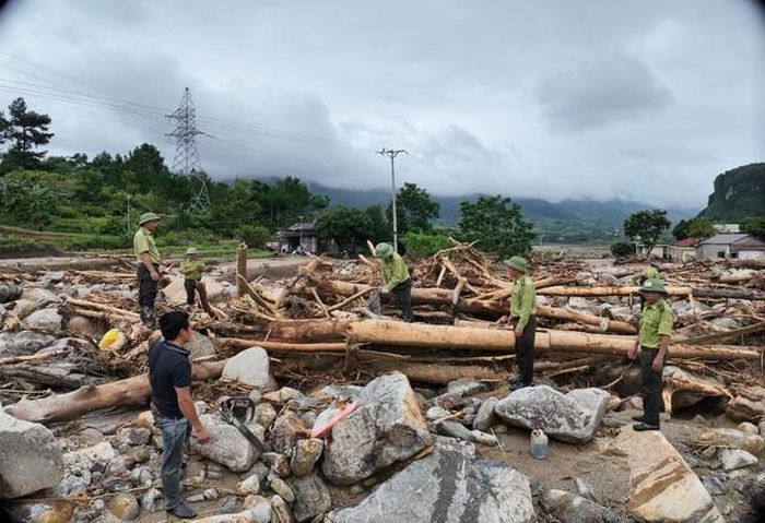 Ban Chỉ đạo Phòng thủ dân sự yêu cầu 7tỉnh thành lên phương án chủ động ứng phó với nguy cơ sạt lở, lũ lụt do mưa lớn. Ảnh: N.H/SK&ĐS