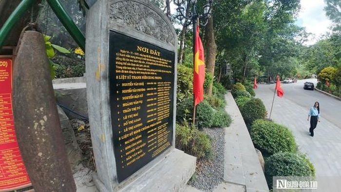 Hang Tám Cô nằm trên Đường 20 Quyết Thắng.