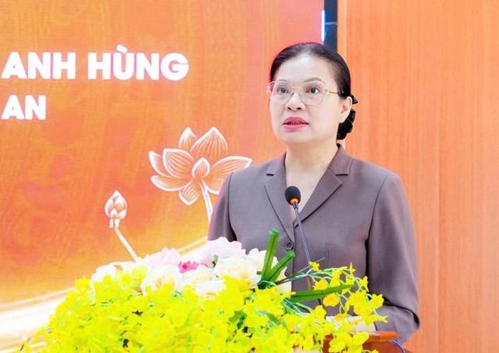  Bà Hà Thị Nga, Phó Chủ tịch kiêm Tổng Thư ký Ủy ban Trung ương Mặt trận Tổ quốc Việt Nam phát biểu tại chương trình.